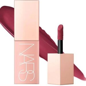 NARS “Insatiable”
Afterglow Liquid Blush new in box